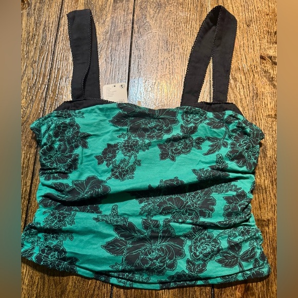 Free People Green & Black Peekaboo Ruched Sides Top Size Small NWT - Picture 2 of 7